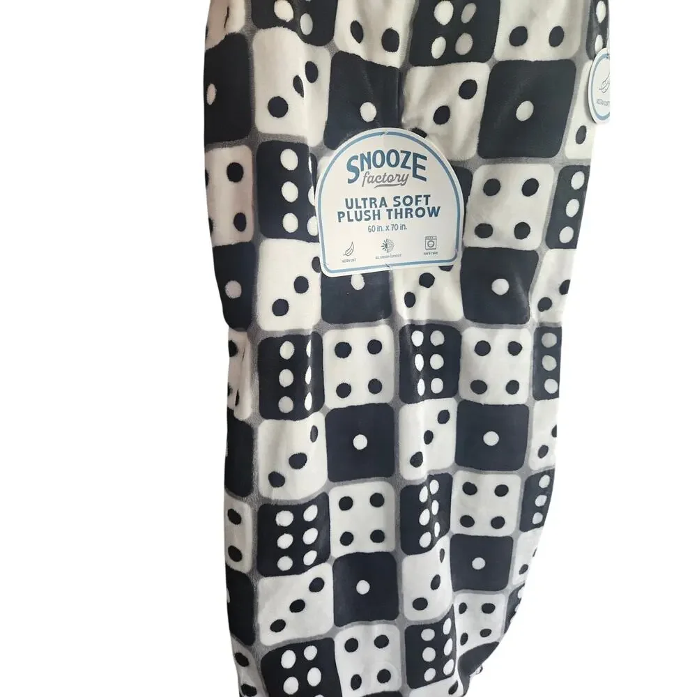 Snooze Factory Plush Oversized Throw Fleece Blanket NWT 60 x 70 Dice Black